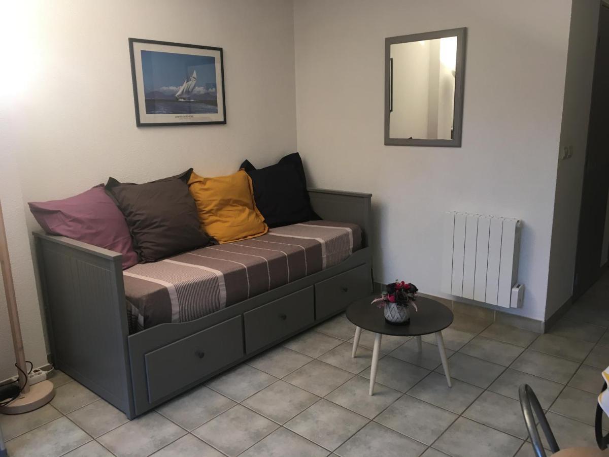 Sanary Sur Mer Appartement 30M2 T2 Avec Terrasse Piscine 10Min A Pied De La Plage Exterior foto